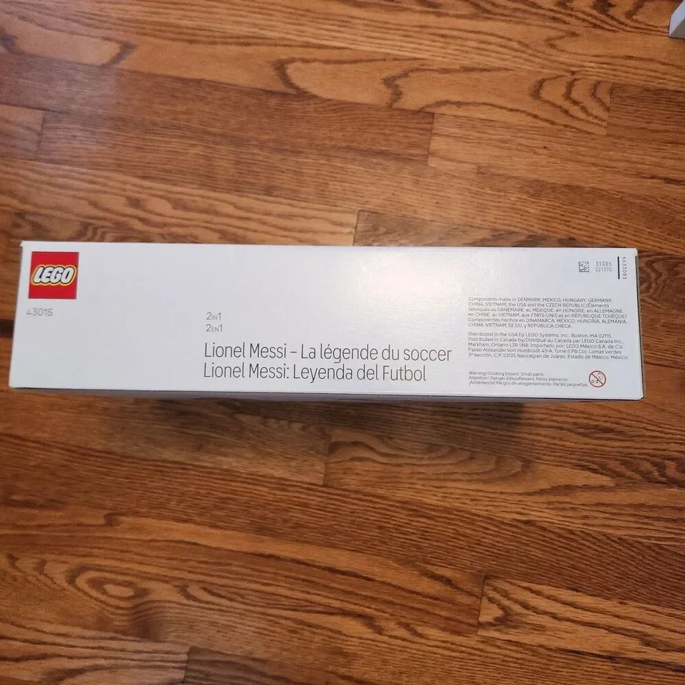 LEGO Editions Lionel Messi - Soccer Legend 43015 World Cup NEW